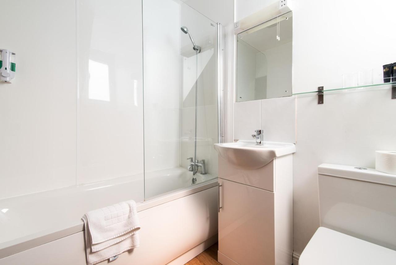 The Linden Leaf Rooms Бистон Экстерьер фото