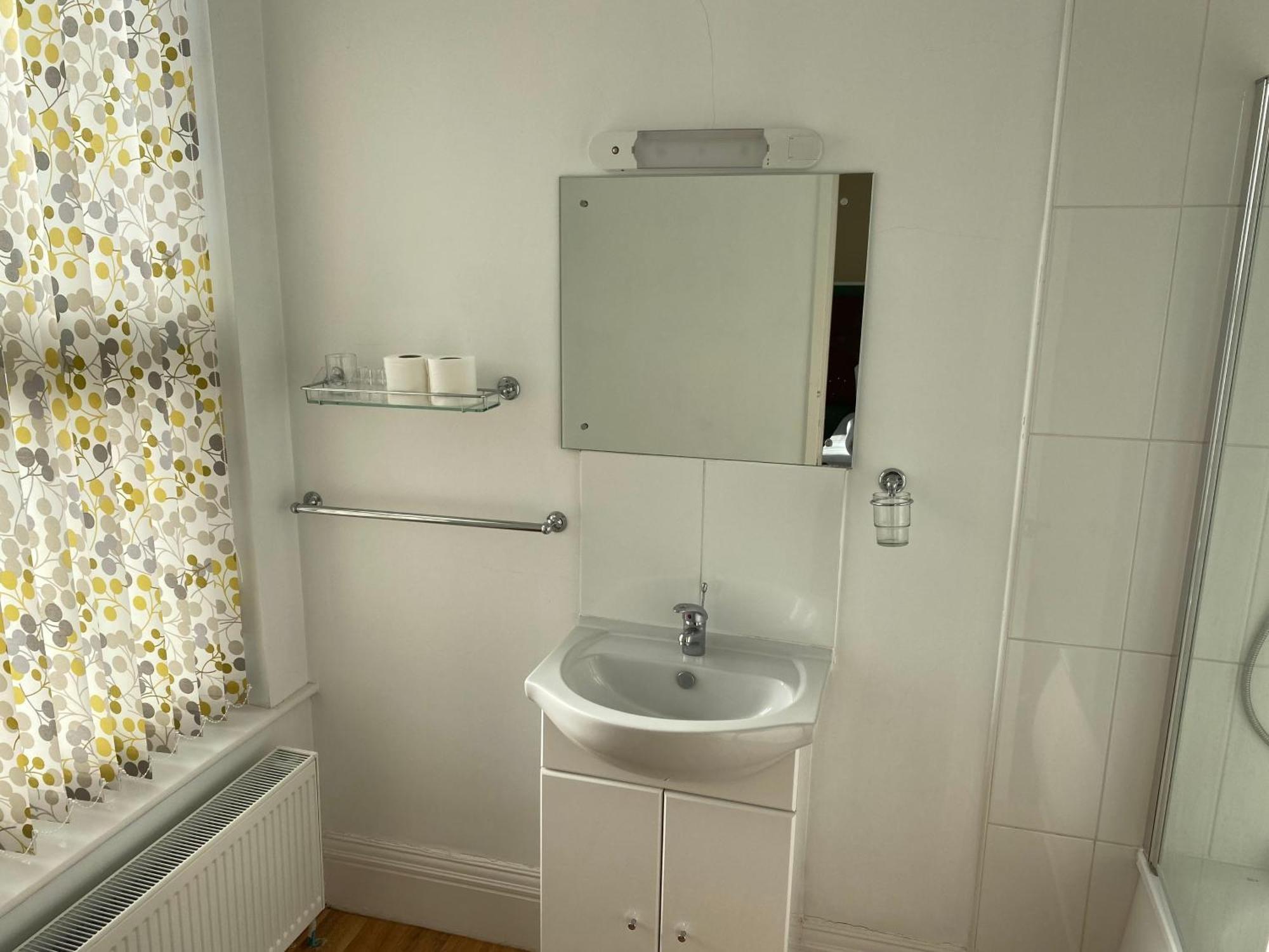 The Linden Leaf Rooms Бистон Номер фото